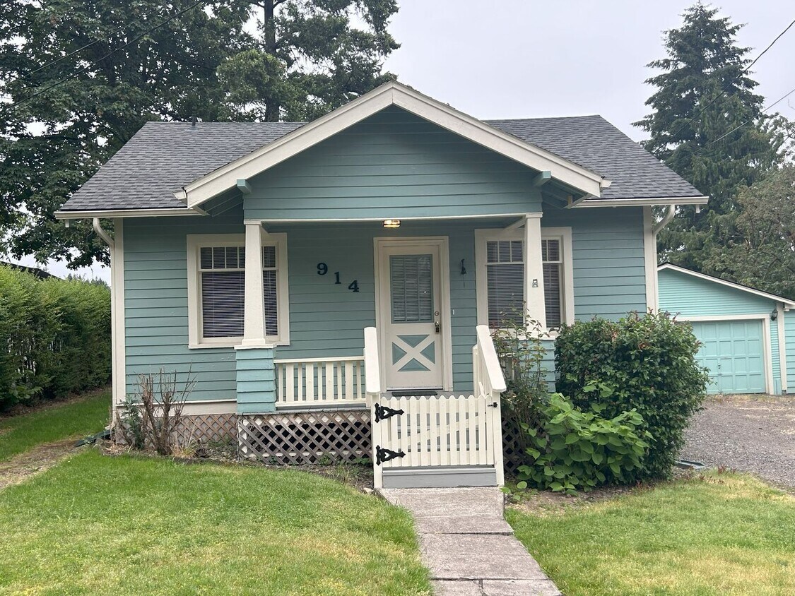 Primary Photo - Vintage Ranch 1 Bed/1Bath plus Bonus Room ...