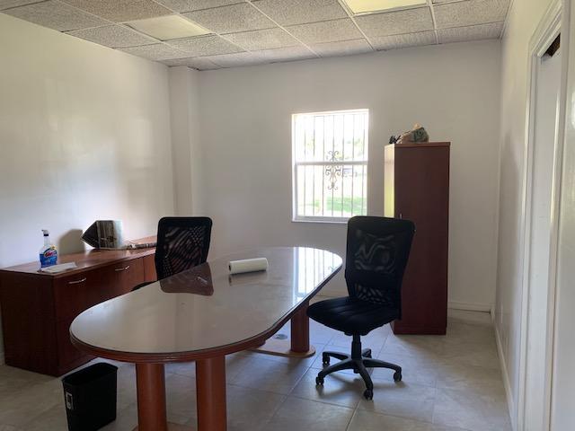 Building Photo - 2100 Sunrise Blvd