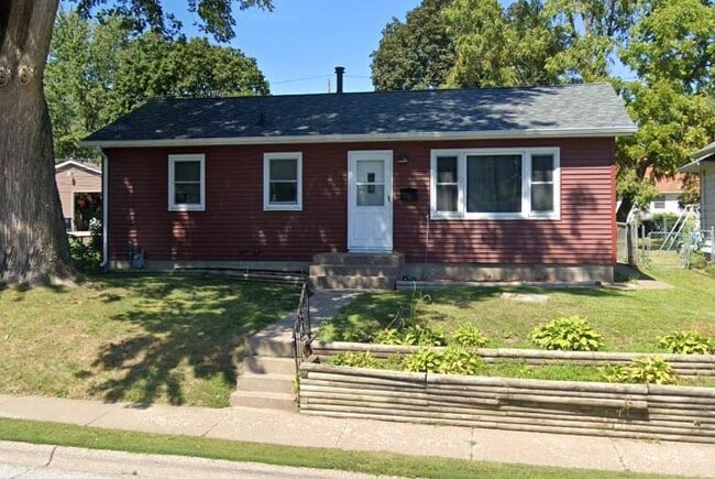 Building Photo - 2818 Central Ave
