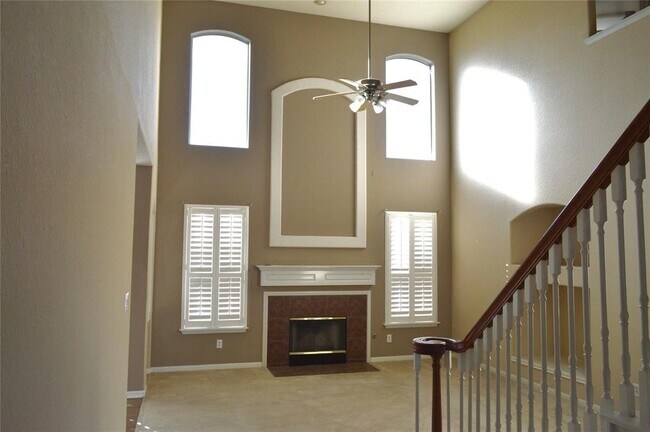 Foto del edificio - 12430 Taylorwood Ln