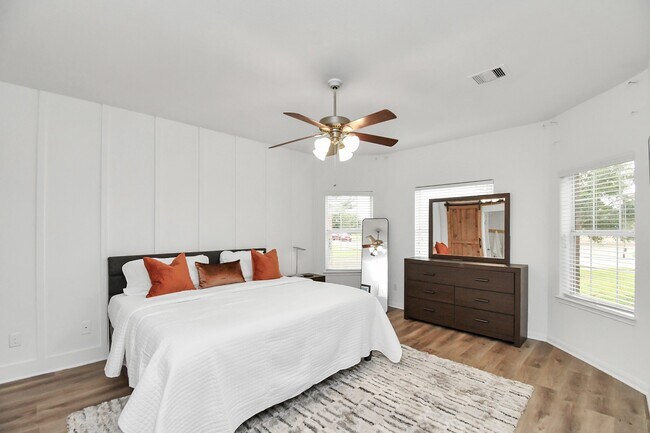 Foto del edificio - 6715 Plum Springs Ln