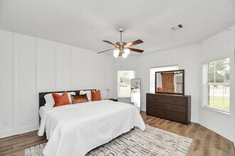 Building Photo - 6715 Plum Springs Ln