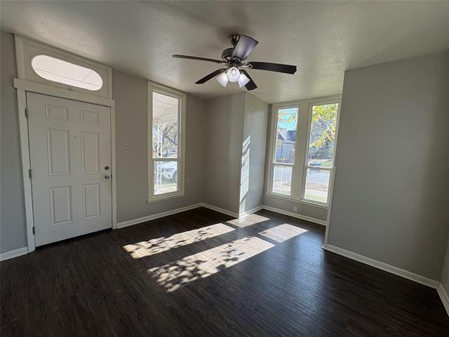 Foto del edificio - 715 W Day St