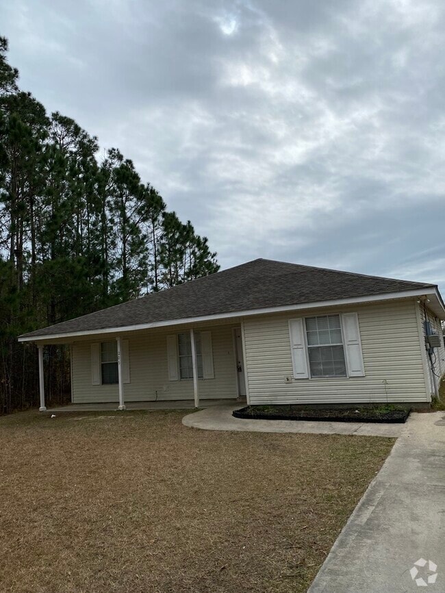 Building Photo - 205 Hibiscus St