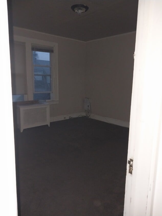 Primary Photo - 183 Keer Ave