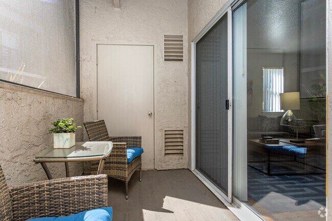 Interior Photo - Manchester Court
