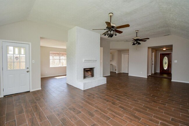 Foto del edificio - 22003 Manor Estates Dr