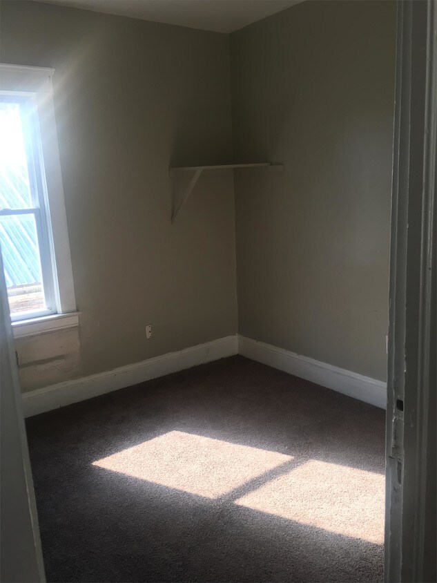 Foto del edificio - 3651 E 55th St