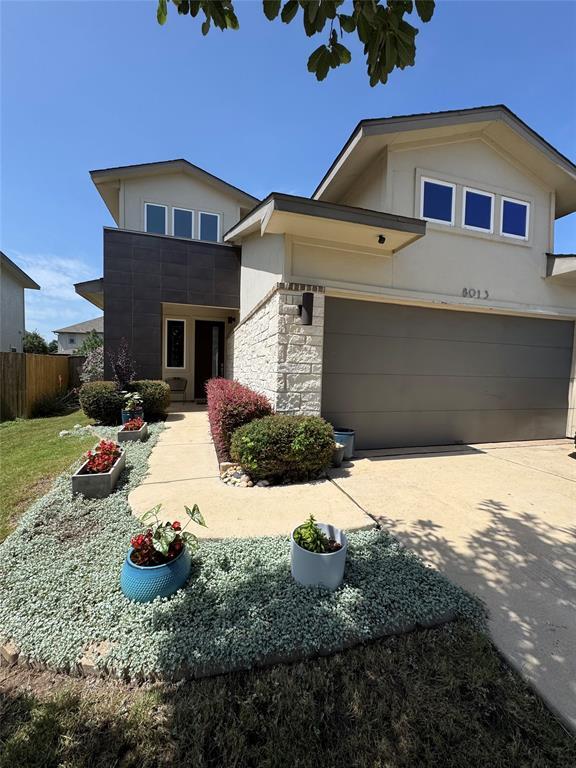 Building Photo - 8013 Izetta Ln