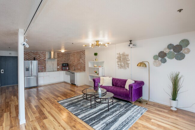 Building Photo - 555 Pierce St