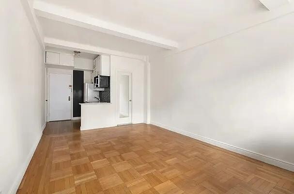 Building Photo - 24 Fifth Avenue
