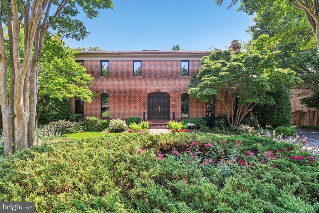 Foto principal - 3233 Ellicott St NW