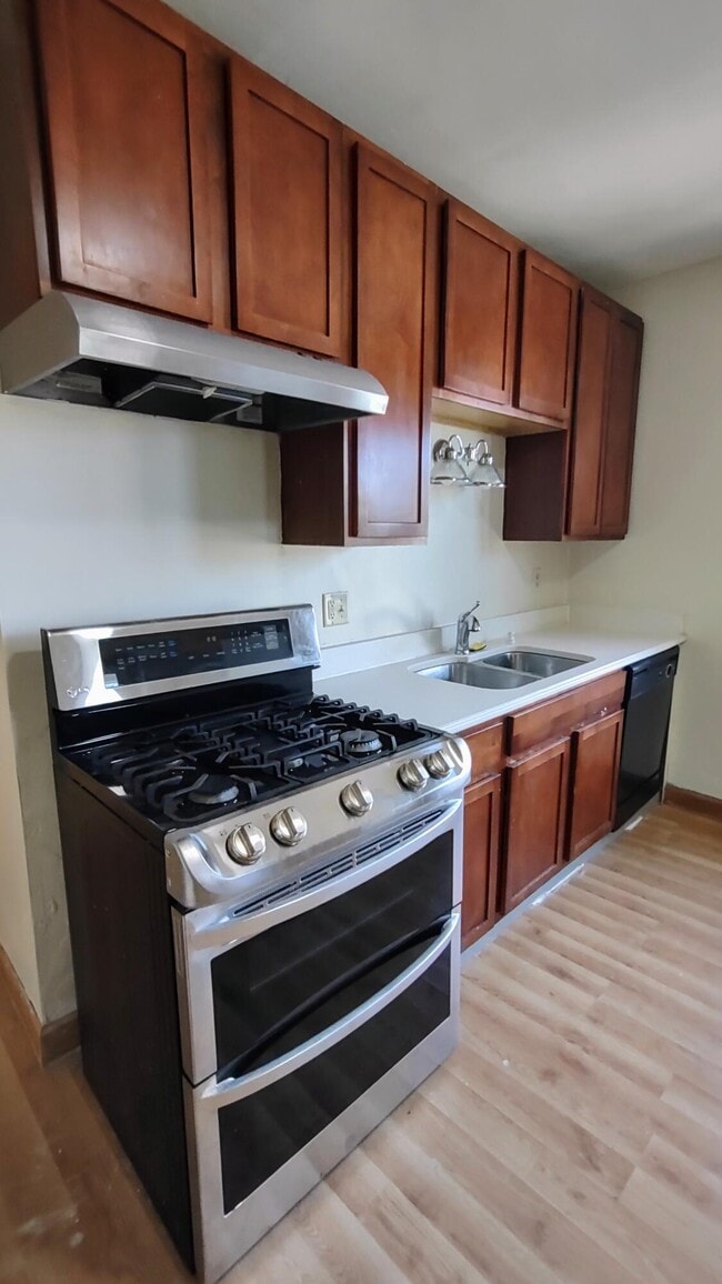 Foto del edificio - 3476 N Bartlett Ave