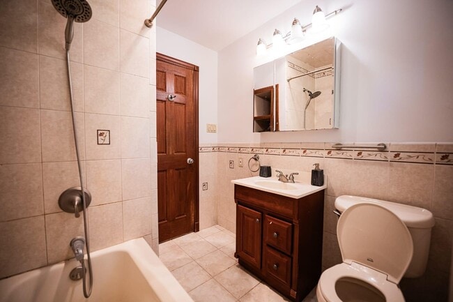 Foto del edificio - 468 Hillside Rd