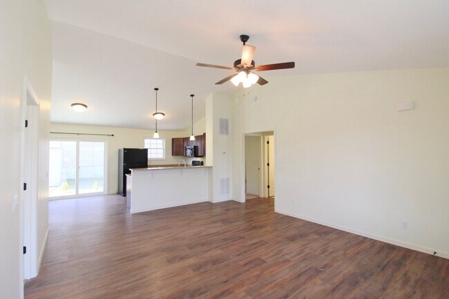 Building Photo - Home for rent in the Brentwood neighborhoo...