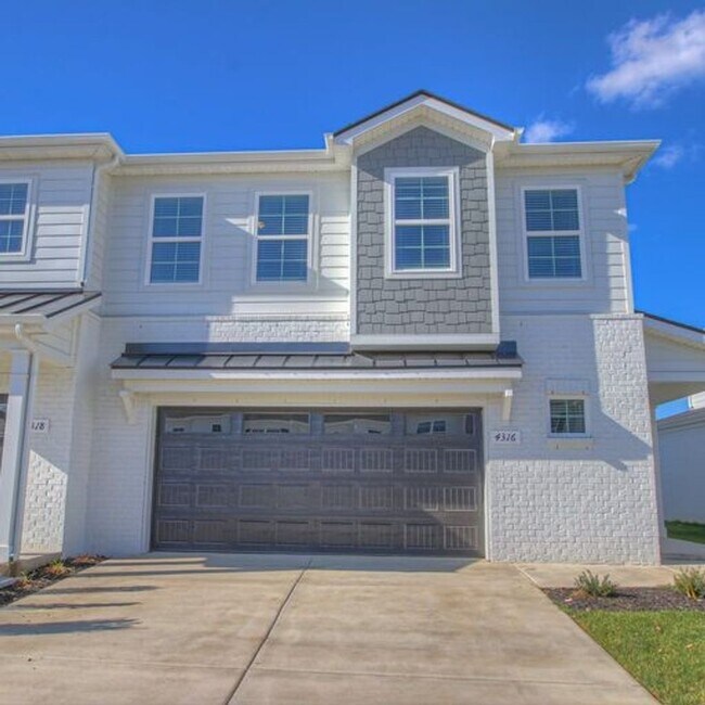 Foto del edificio - Upgraded, Luxury Townhouse