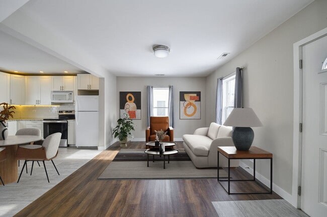 Building Photo - 825 Albert Ave