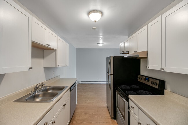 Building Photo - Renaissance Apartments (A to Z Properties LLC)