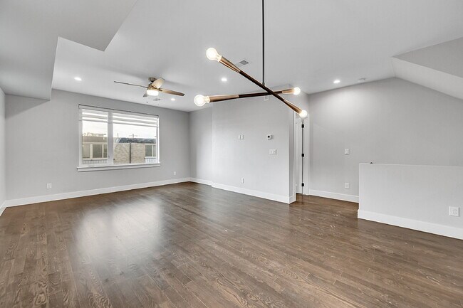 Foto del edificio - $2,595.00 - 2 Bedrooms, 2.2 Bathrooms, Townhouse in Denver with Roof deck!