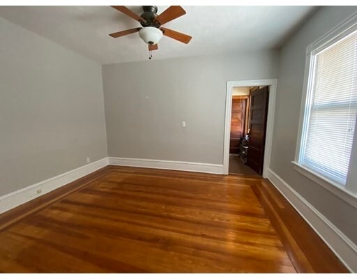 Building Photo - 148 Barnes St