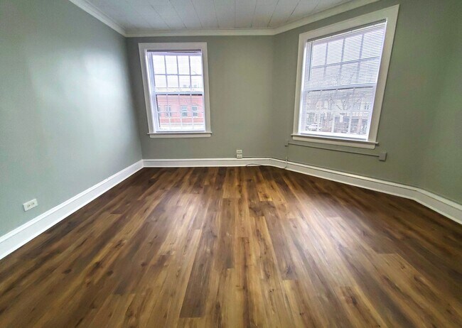 Building Photo - Downtown Glencoe - Huge 2-Bdrm / 1-bath – ...