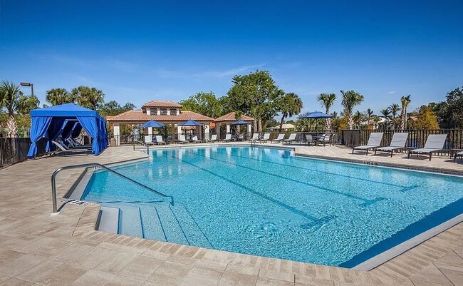 Building Photo - 1750 San Bernadino Way