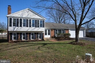 Building Photo - 8000 Rivermont Ct