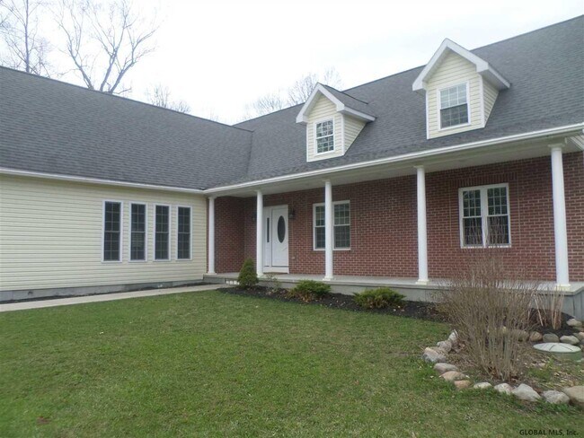 Building Photo - 632 NY-146A