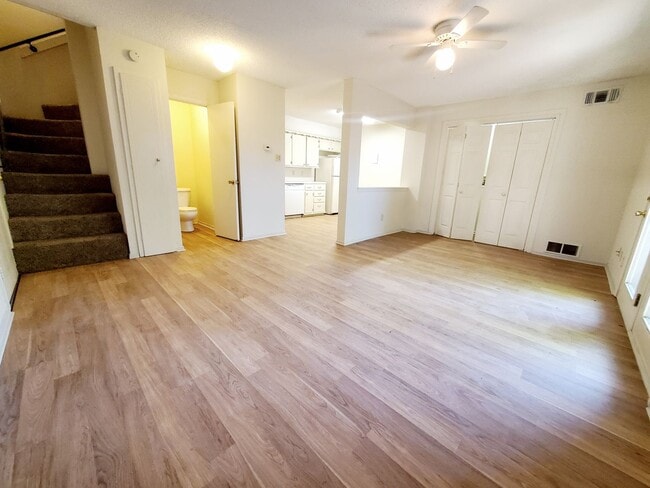 Building Photo - AB 5435 40th Street