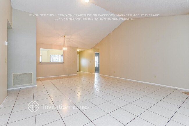 Foto del edificio - 6608 Whirlaway Cir
