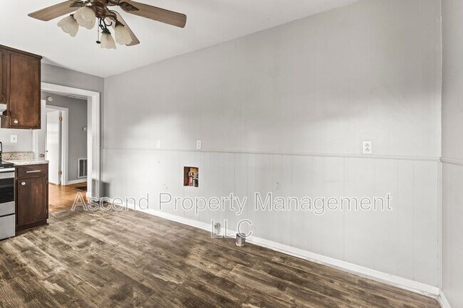 Foto del edificio - 5514 Rosemont Dr