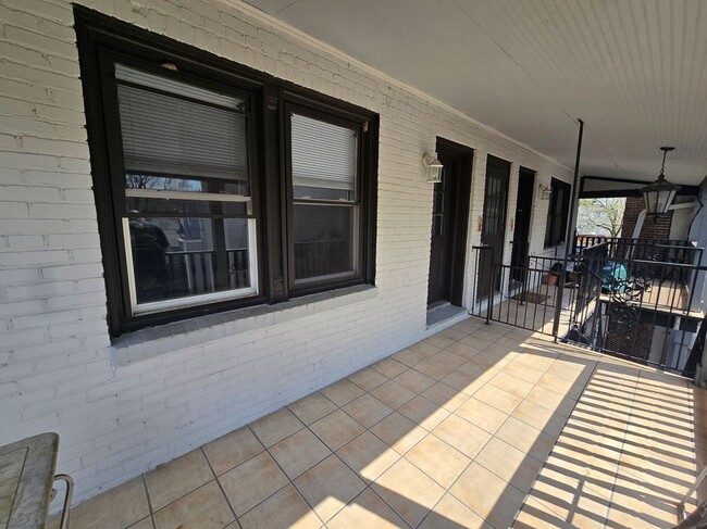 Foto del edificio - 1804 E 3rd St