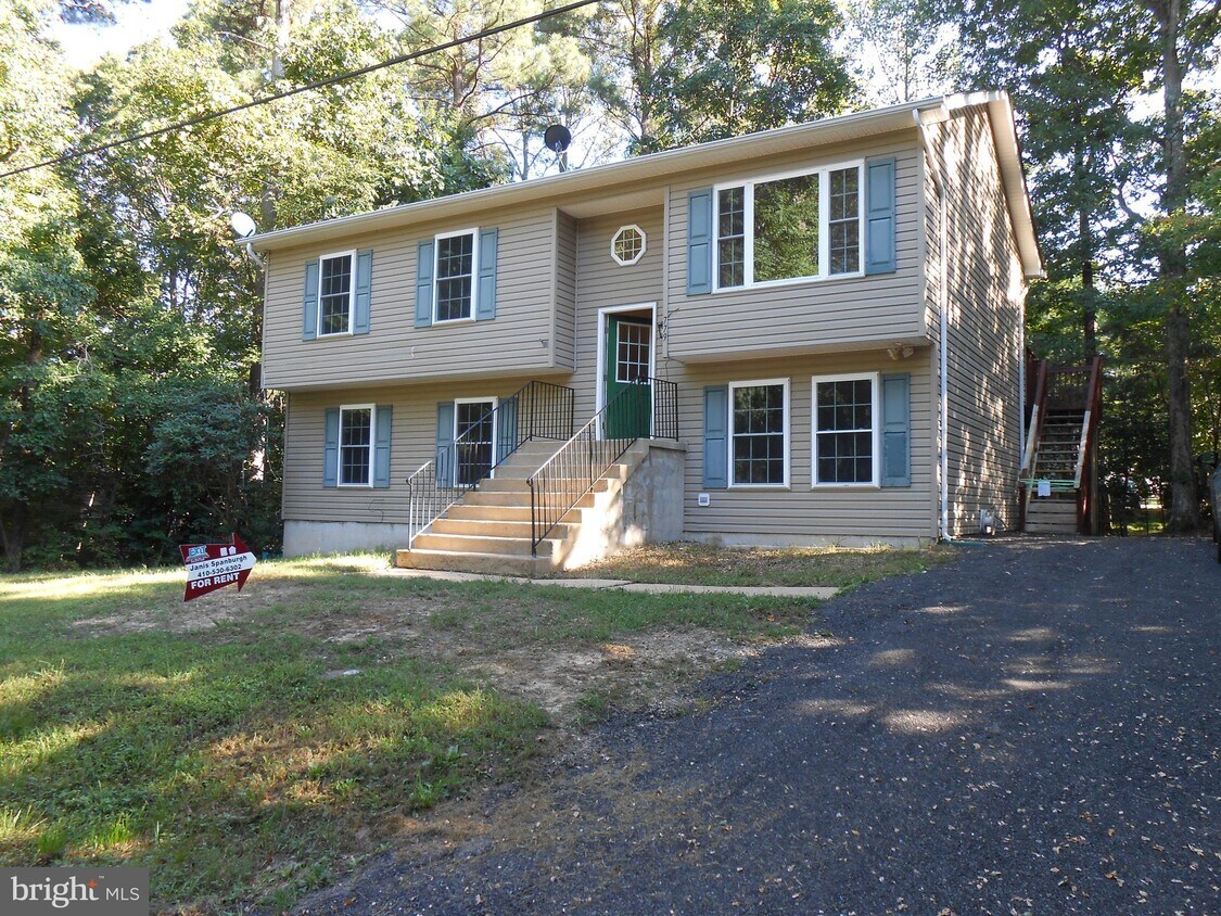 779 Crazy Horse Trail, Lusby, MD 20657 House Rental in Lusby, MD