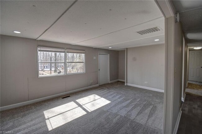 Foto del edificio - 4606 Woodvery Dr