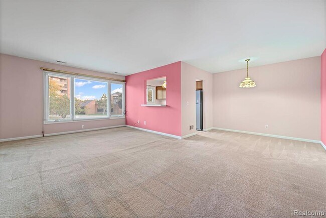 Foto del edificio - 1049 Country Club Dr