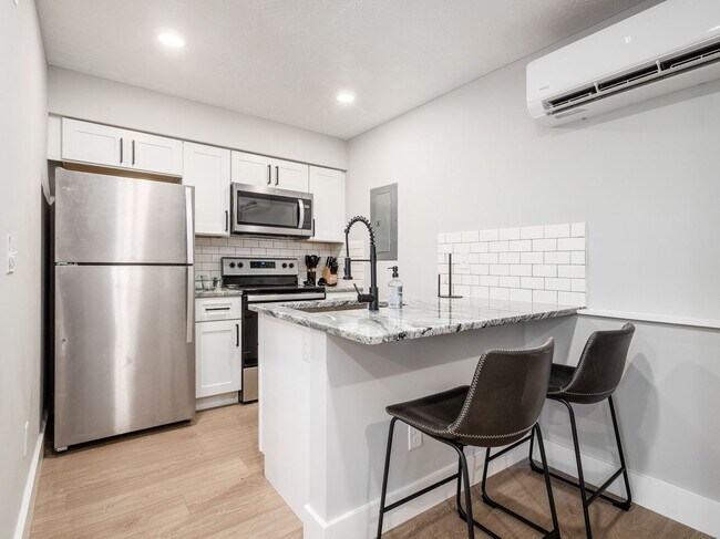 Foto del edificio - 494 Forest St