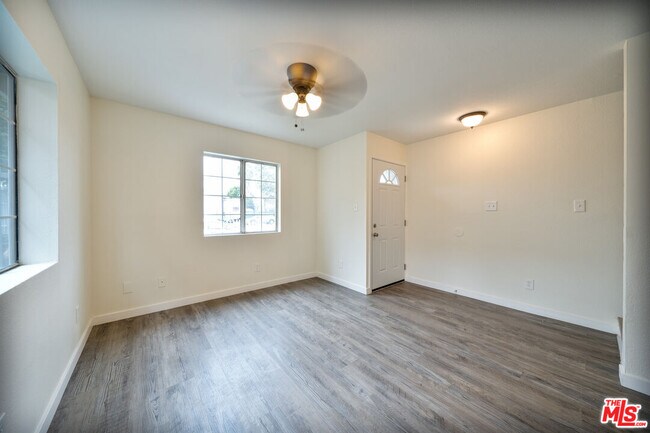 Foto del edificio - 7510 Avalon Blvd