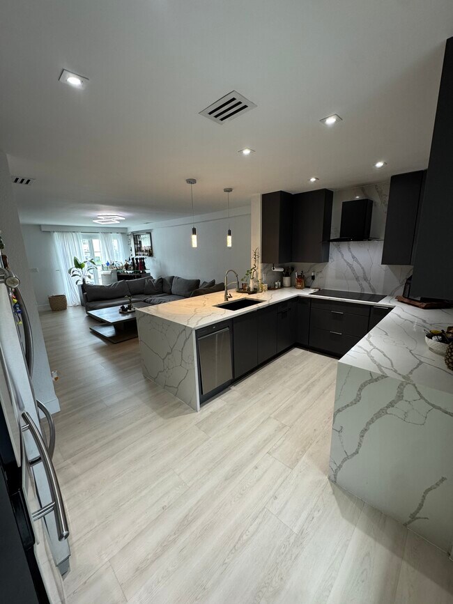 Foto del edificio - 2913 Belmont Ln