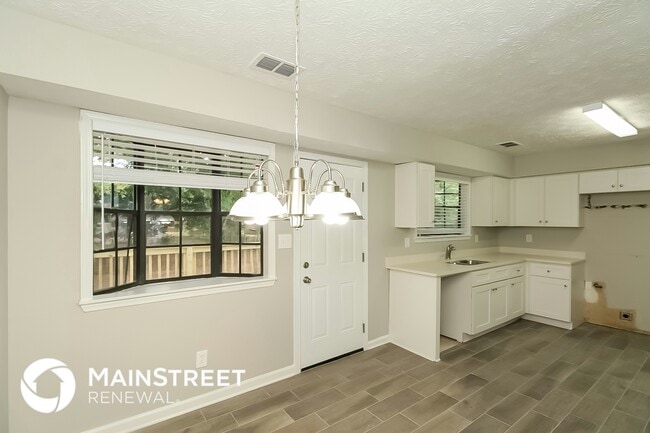 Building Photo - 8070 Linda Ct