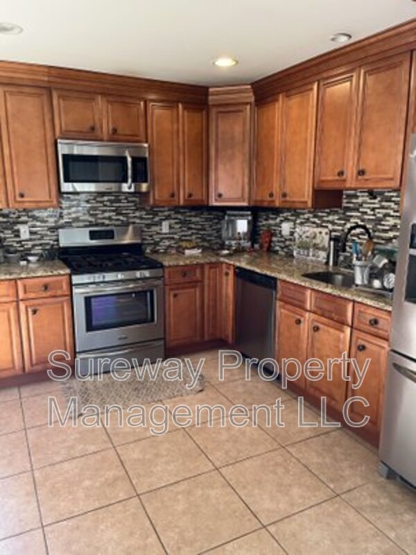 Foto del edificio - 2712 Maple Ave
