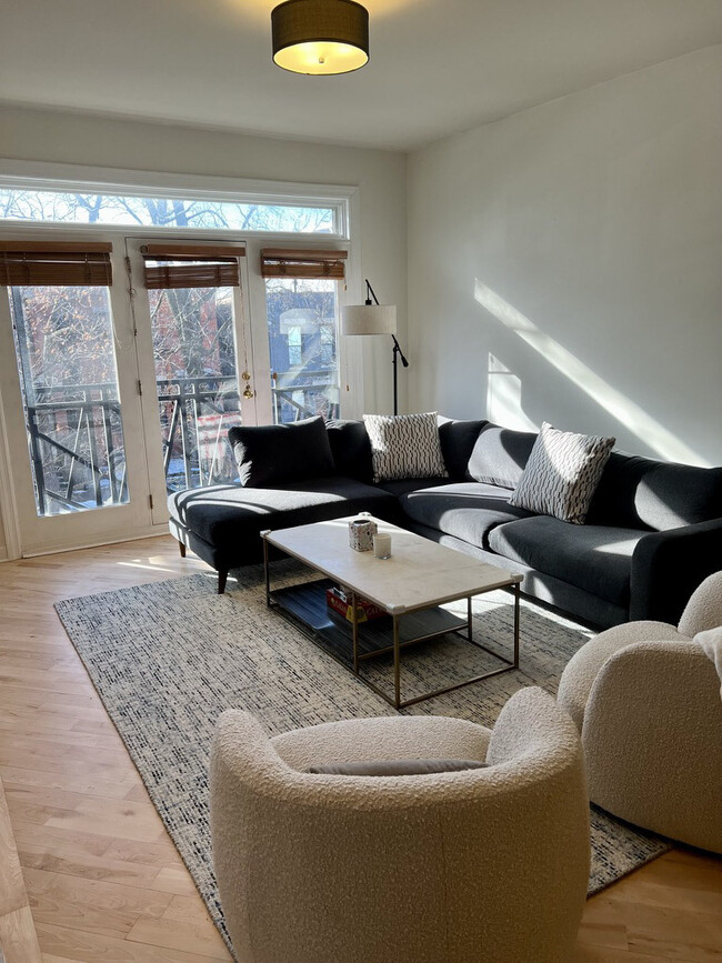 Building Photo - 2212 W Huron St