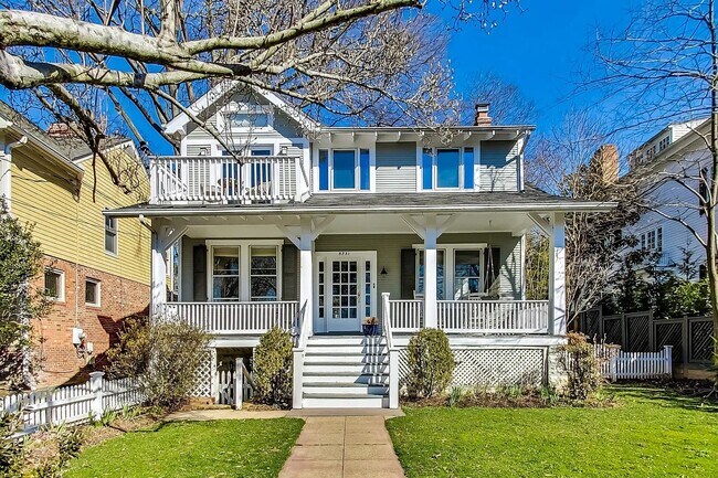 Building Photo - Palisades, NW Washington, DC - Beautiful 4...