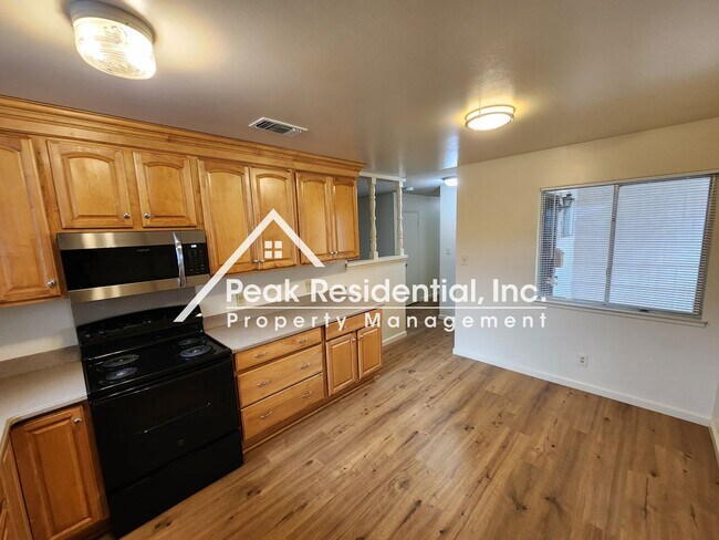 Foto del edificio - Very Nice North Highlands 4bd/2ba Home wit...