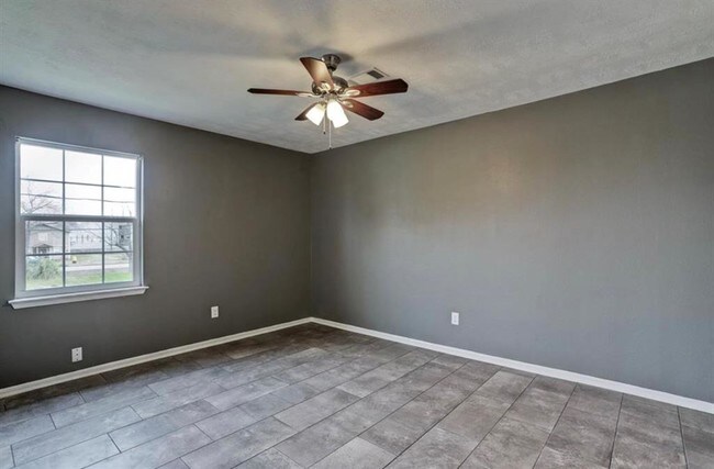 Foto del edificio - 1347 Greenoak Dr