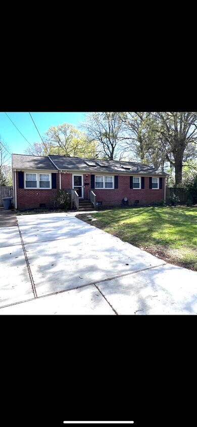Primary Photo - 118 Albany Dr