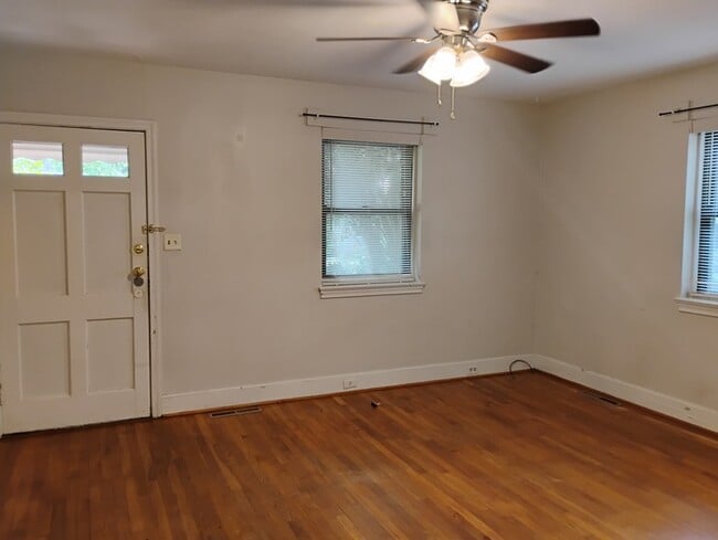 Building Photo - 1007 Rosehill Ave