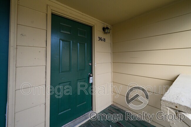 Building Photo - 3618 Castle Ridge Rd
