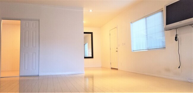 Building Photo - 11966 Weir St