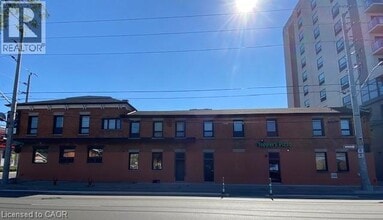 Building Photo - 161 Wellington St N
