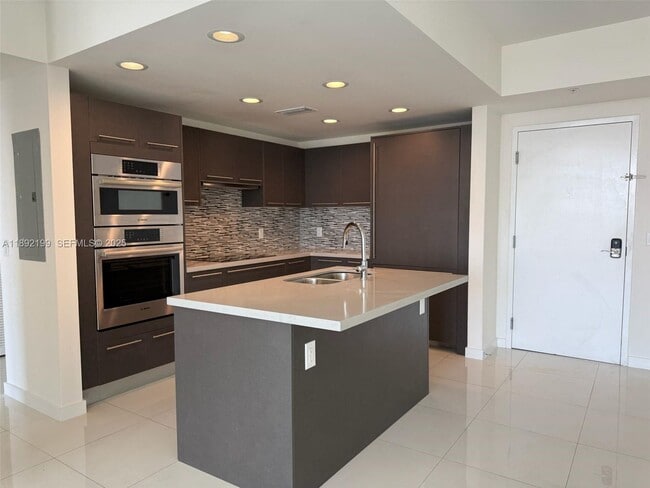 Building Photo - 7825 NW 107th Ave